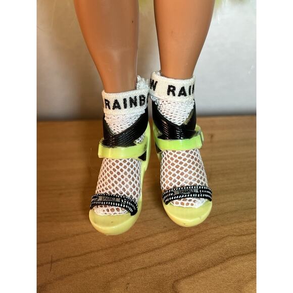 Rainbow High Karma Nichols – Neon Green Fashion Doll Only - Picture 5 of 8